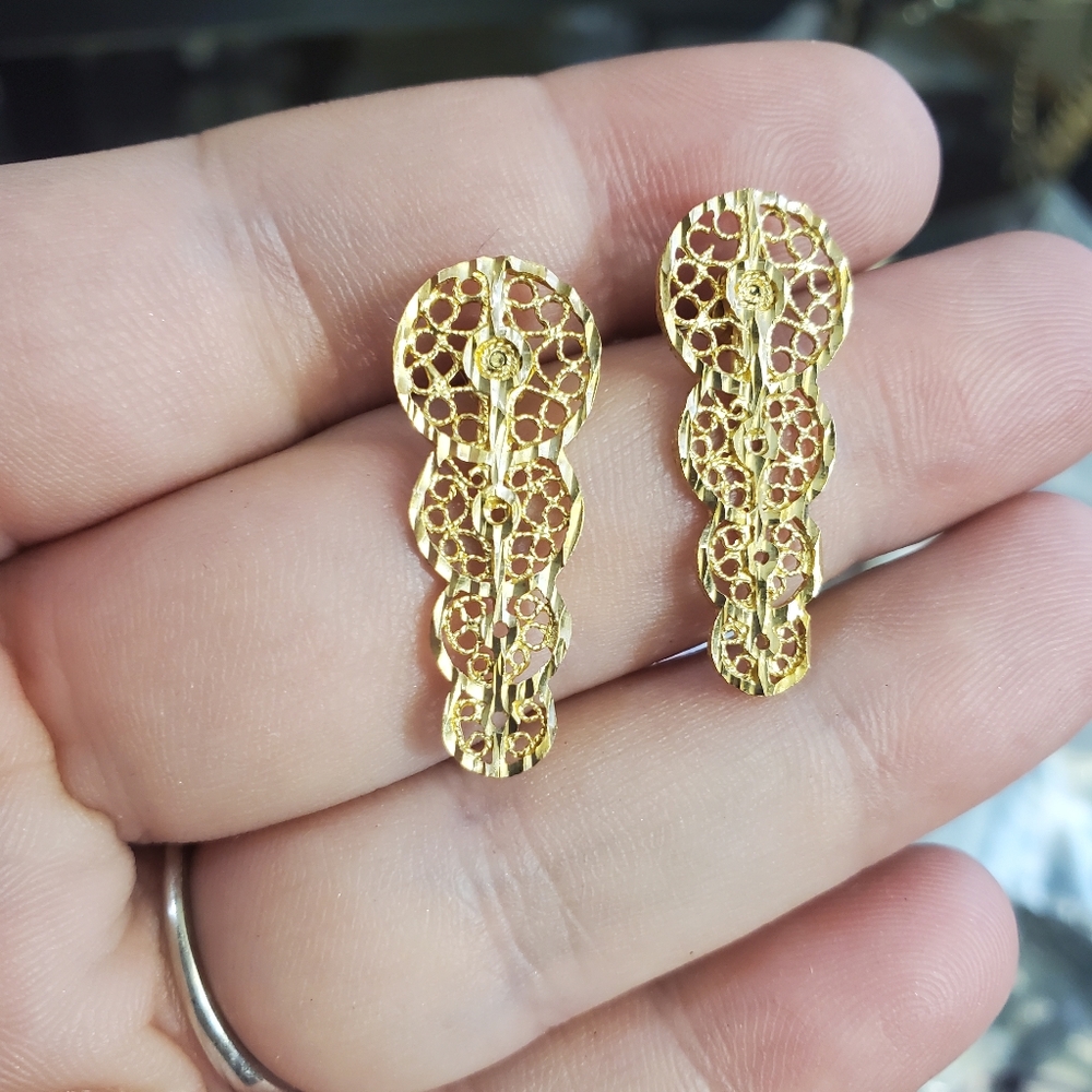 Solid 14k earrings. Excellent condition! Stamped 14k on the back and on the earr